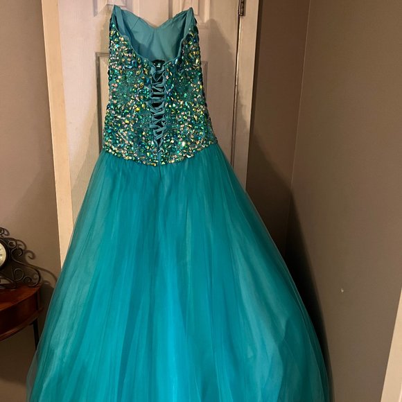 Pageant Dress - Picture 3 of 6